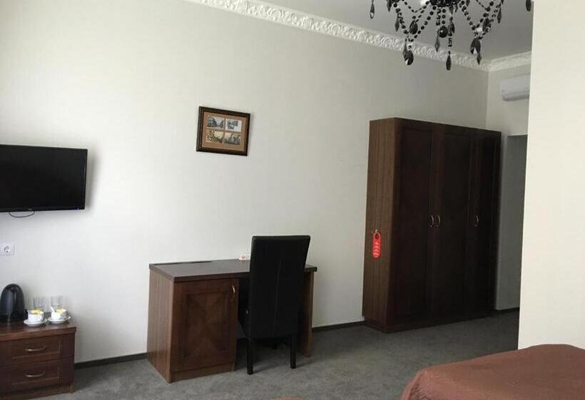 هتل Biplan City