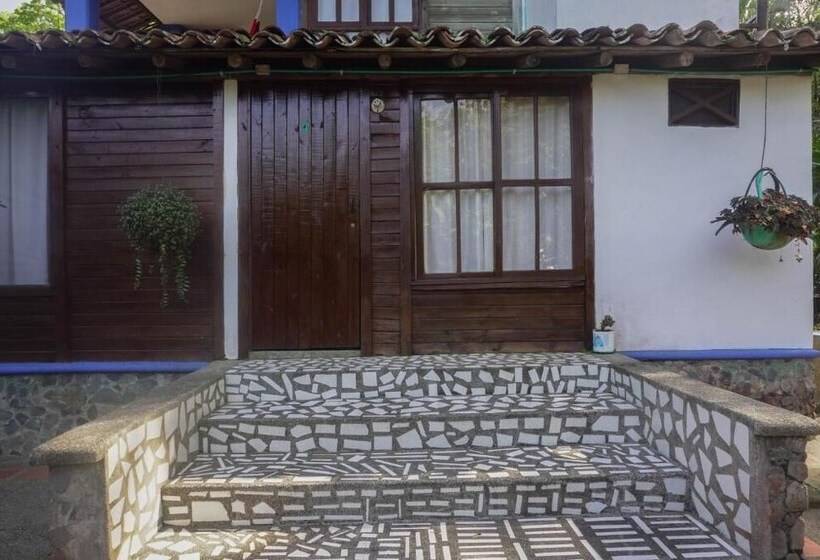 هتل Los Robles Capurgana