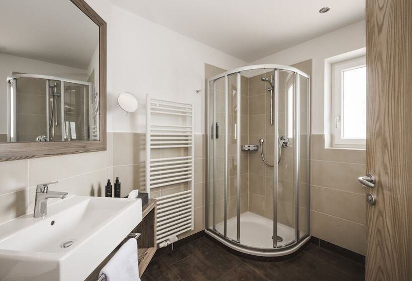 هتل Somvita Suites