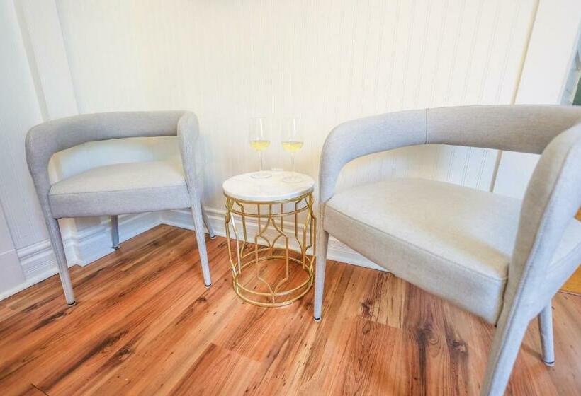 Mahone Bay Bed And Breakfast