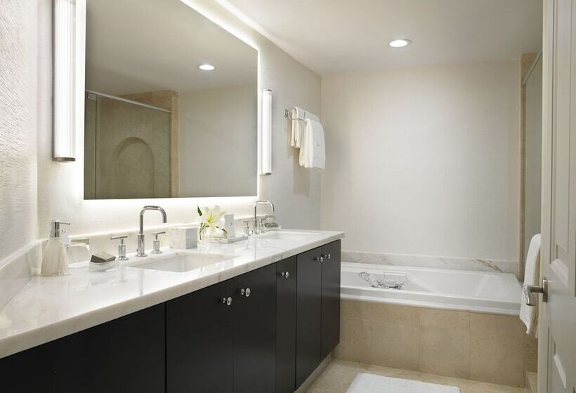 فندق Acqualina Resort And Residences