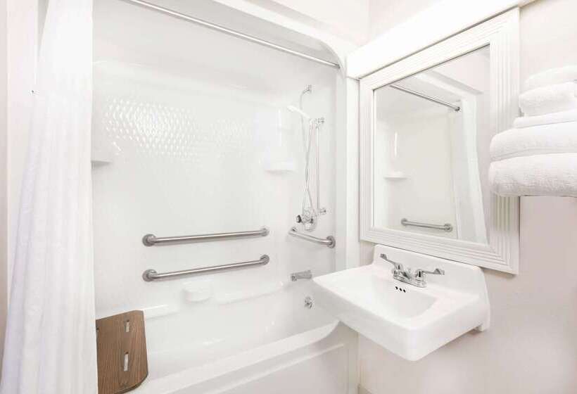 בית מלון כפרי Baymont By Wyndham Lemars