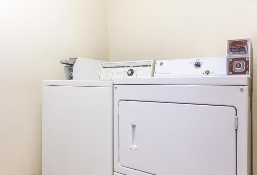 هتل Days Inn By Wyndham Phenix City Near Fort Moore
