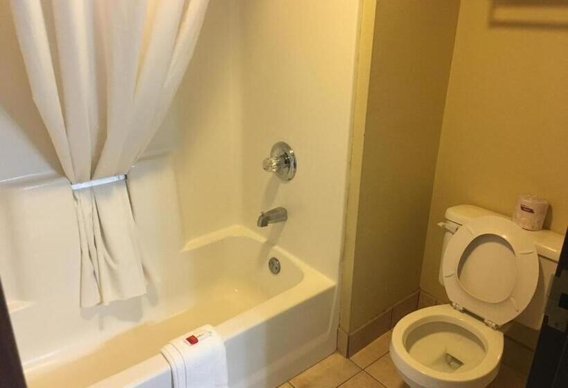 هتل Days Inn By Wyndham Phenix City Near Fort Moore