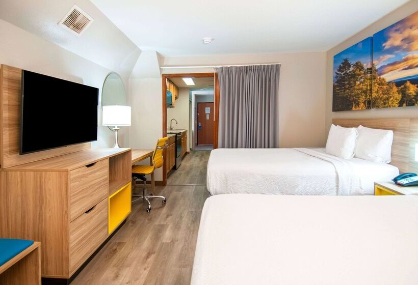 هتل Days Inn & Suites By Wyndham San Antonio North/stone Oak