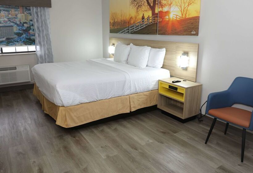 هتل Days Inn & Suites By Wyndham San Antonio North/stone Oak