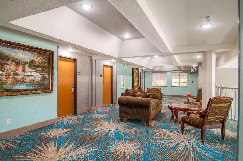 هتل Days Inn & Suites By Wyndham San Antonio North/stone Oak