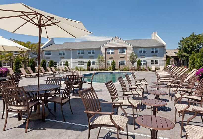 هتل Doubletree By Hilton Cape Cod Hyannis