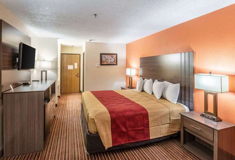 فندق Econo Lodge Inn & Suites
