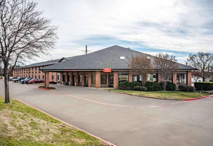 فندق Econo Lodge Inn & Suites