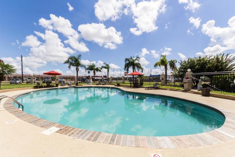 هتل Econo Lodge Kingsville