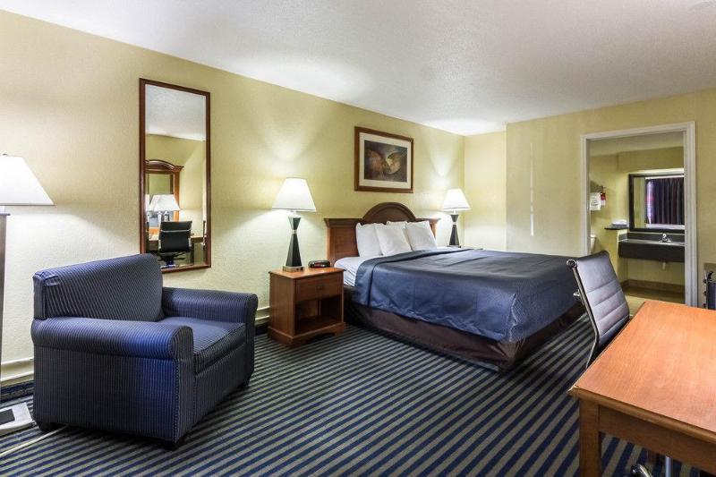 هتل Econo Lodge Kingsville