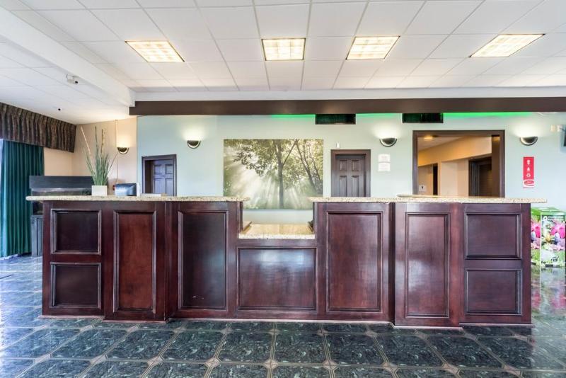 هتل Econo Lodge Kingsville