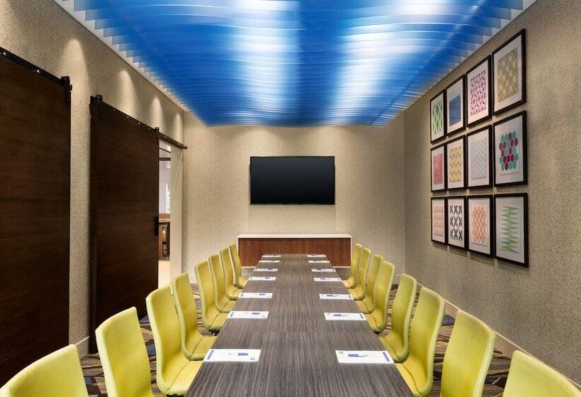 فندق Holiday Inn Express & Suites Locust Grove By Ihg
