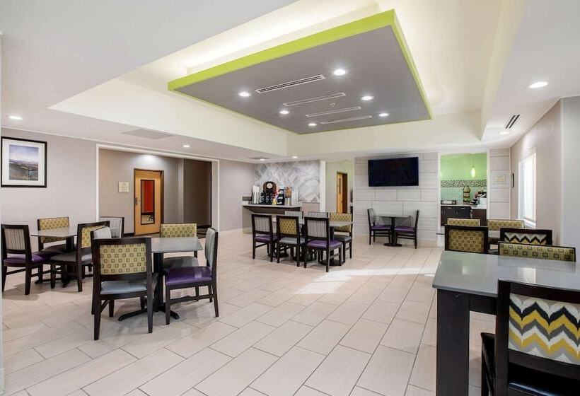 Отель La Quinta Inn By Wyndham Livermore