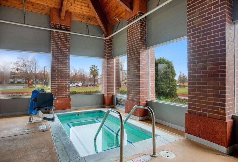 Отель La Quinta Inn By Wyndham Livermore