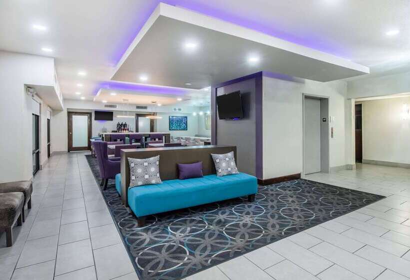 호텔 La Quinta Inn & Suites By Wyndham Fairborn Wright Patterson