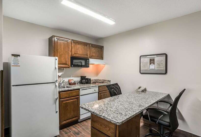 هتل Mainstay Suites Cedar Rapids North  Marion
