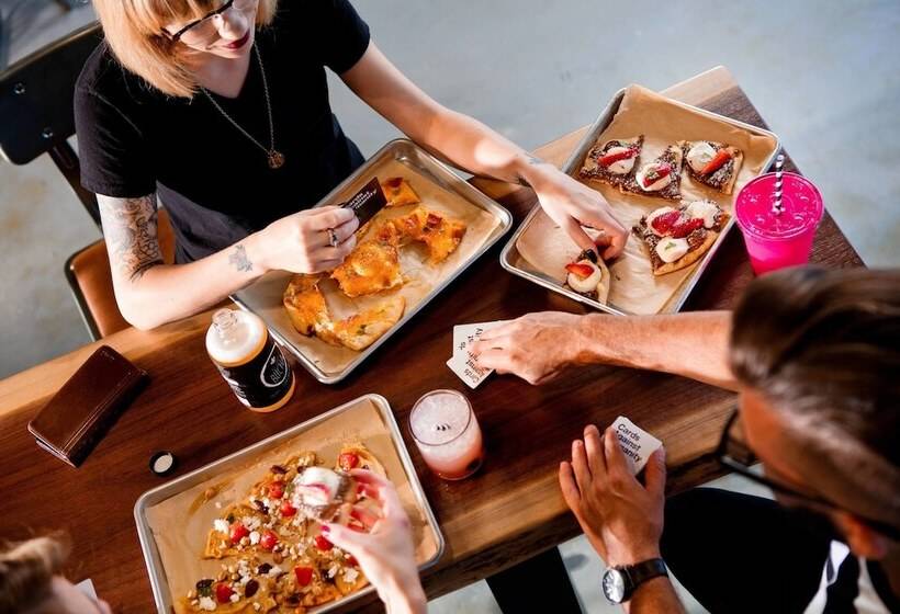 בית מלון כפרי Moxy New Orleans Downtown/french Quarter Area