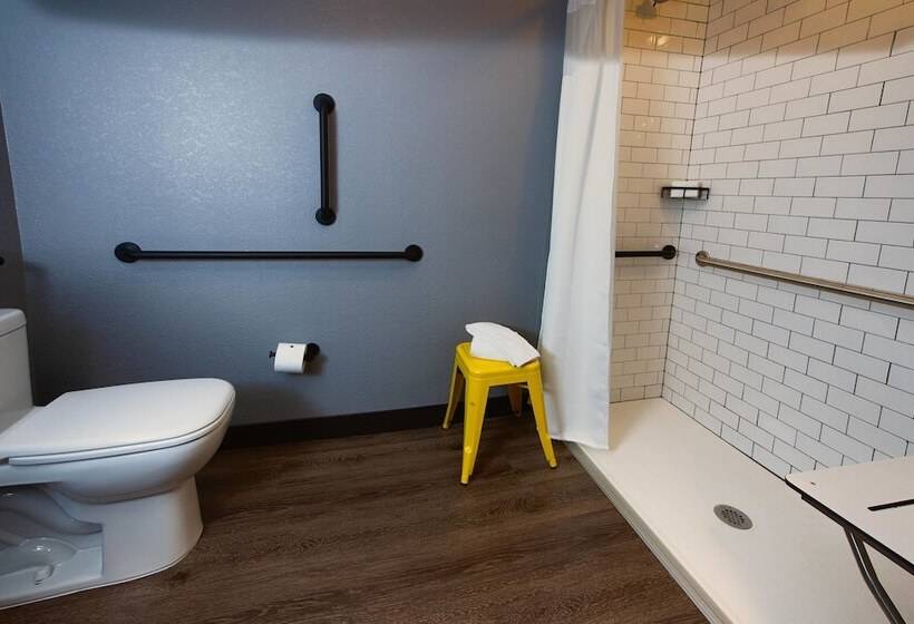 בית מלון כפרי Moxy New Orleans Downtown/french Quarter Area