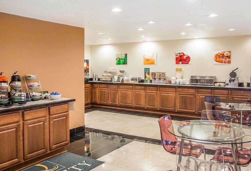 호텔 Quality Inn