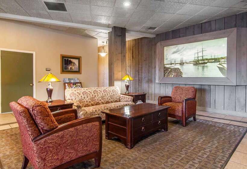 فندق Quality Inn & Suites At Coos Bay