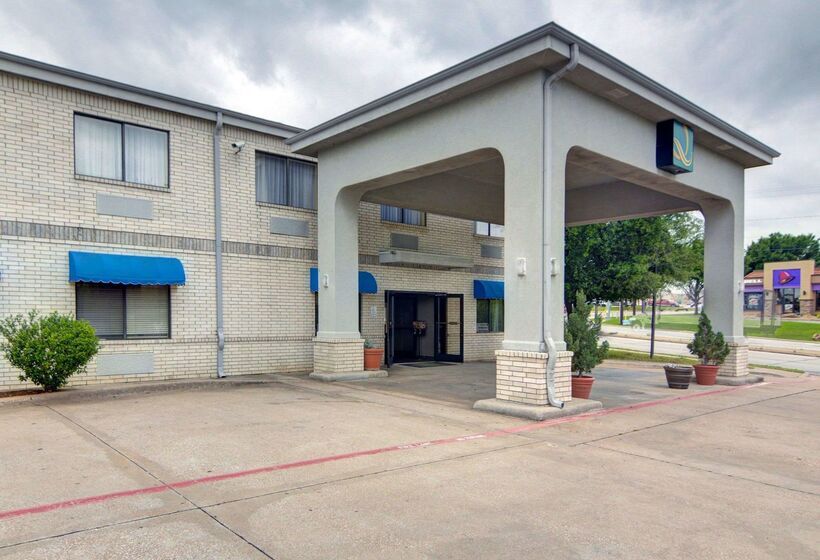 호텔 Quality Inn & Suites