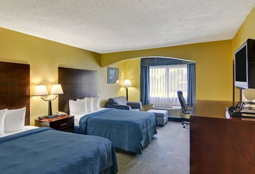 호텔 Quality Inn & Suites