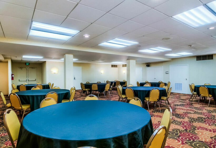 فندق Econo Lodge