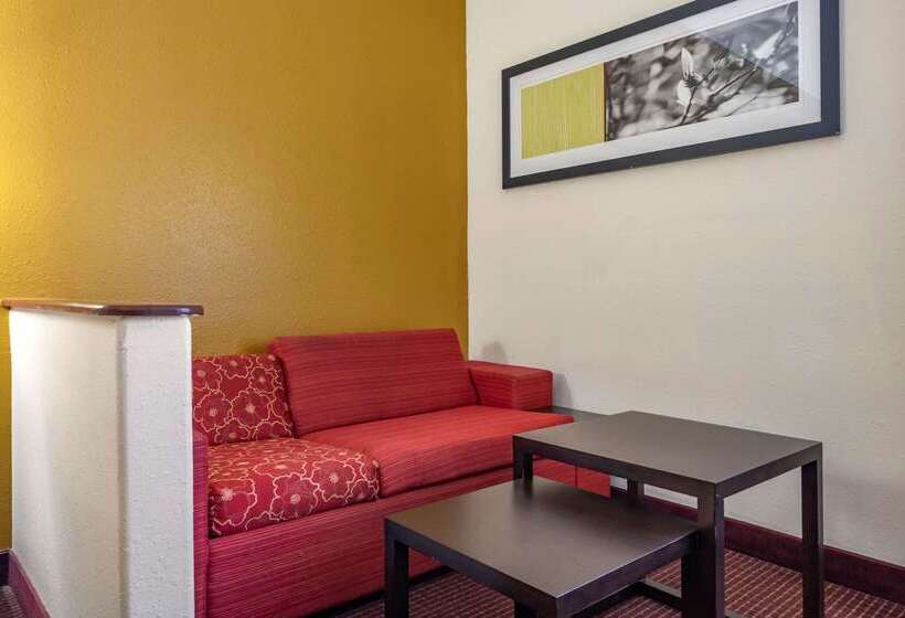 Отель Quality Inn Zephyrhillsdade City