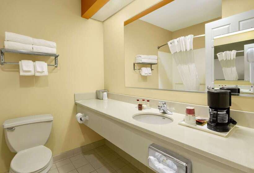 هتل Ramada Limited Columbia