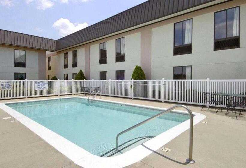 هتل Ramada Limited Columbia