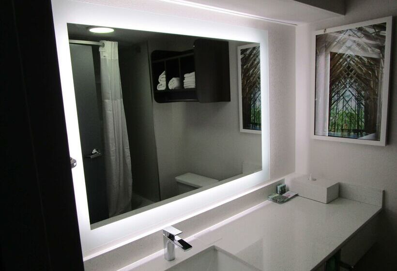 هتل Best Western Shackleford