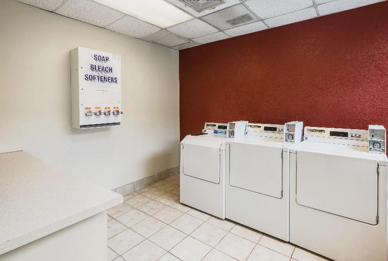 Отель Red Roof Inn Plus+ South Deerfield   Amherst