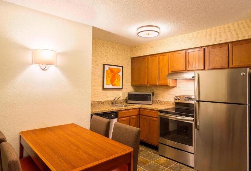 هتل Residence Inn Louisville Northeast