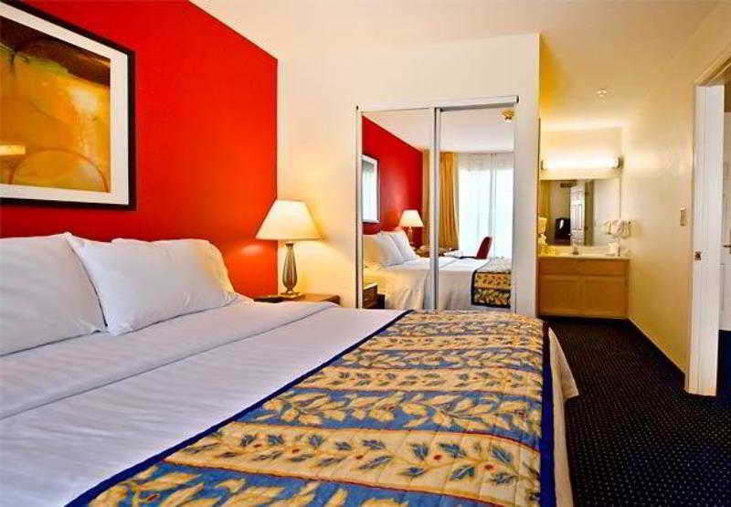 هتل Residence Inn By Marriott Wilmington Landfall