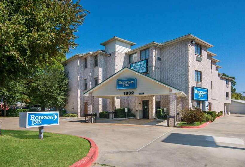 בית מלון כפרי Rodeway Inn Carrollton I 35e