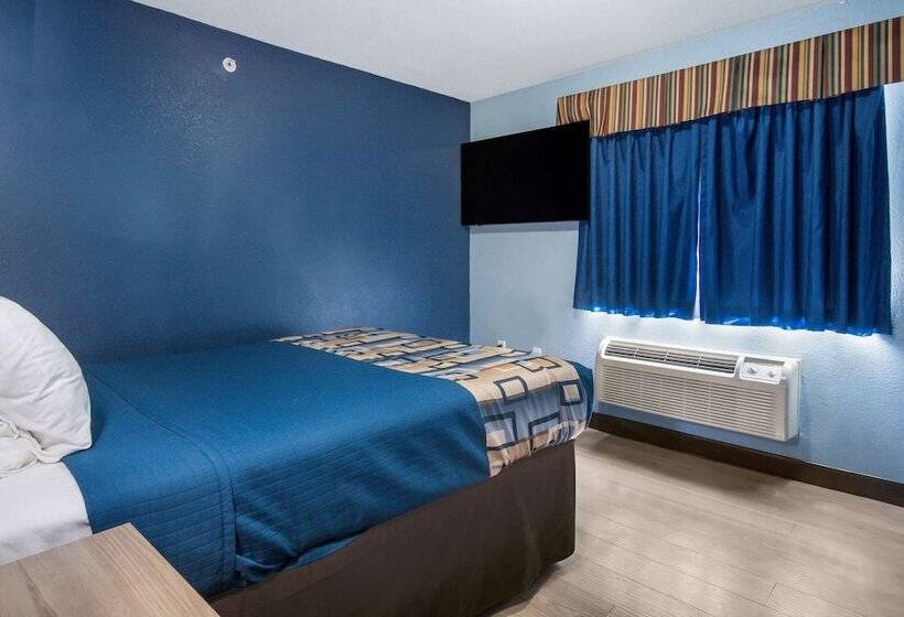 בית מלון כפרי Rodeway Inn Carrollton I 35e