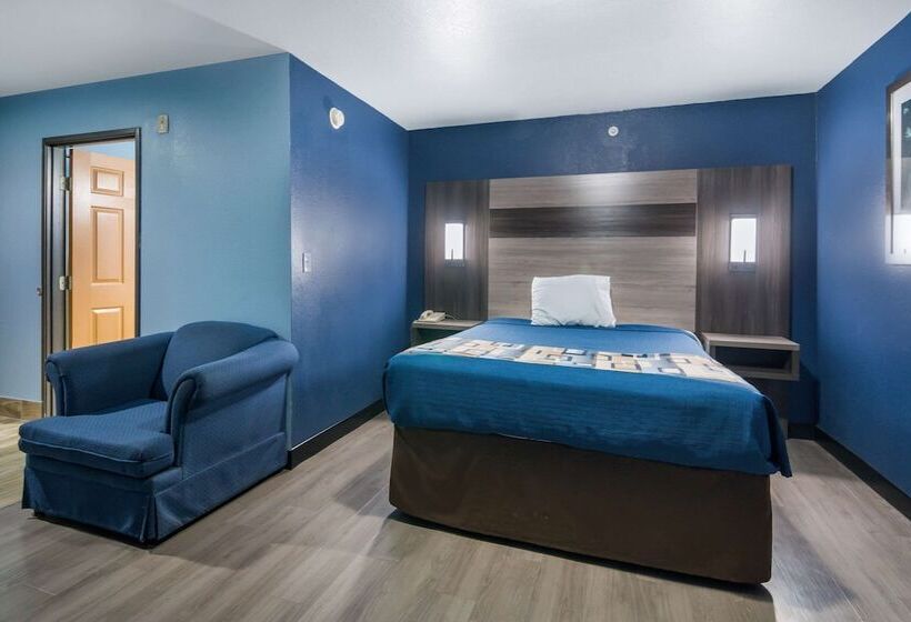 בית מלון כפרי Rodeway Inn Carrollton I 35e