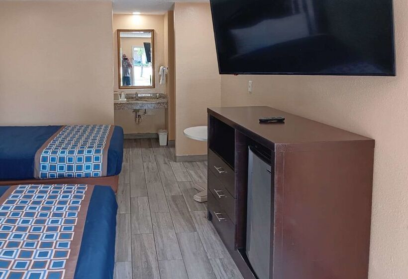 בית מלון כפרי Rodeway Inn Lake City I75