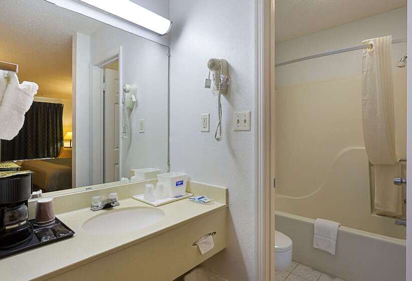 בית מלון כפרי Rodeway Inn Lake City I75