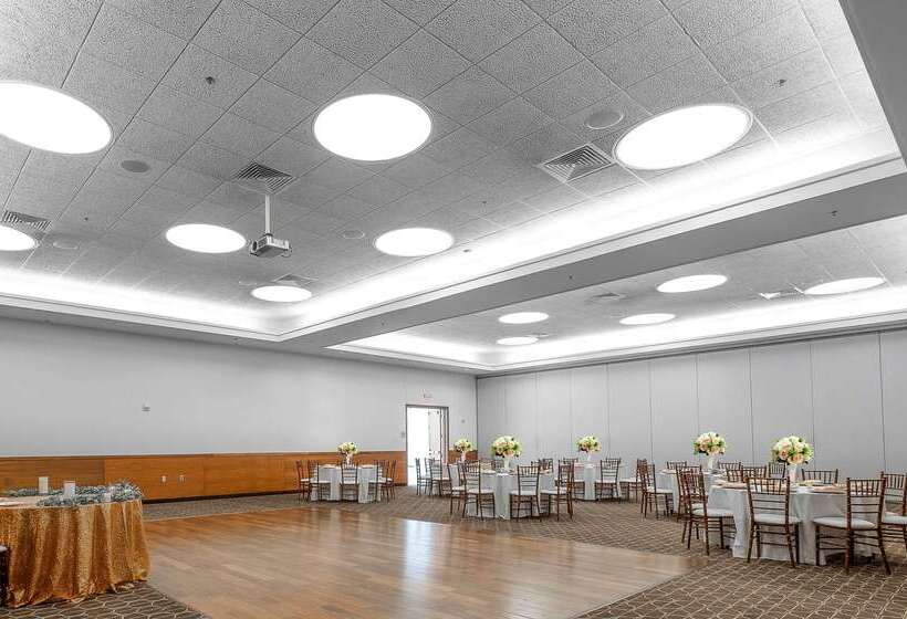 هتل State House Inn