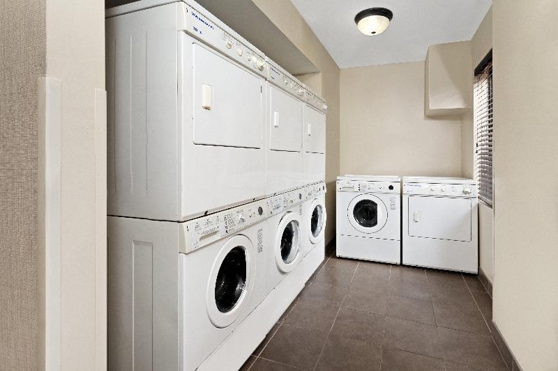 هتل Staybridge Suites South Springfield By Ihg