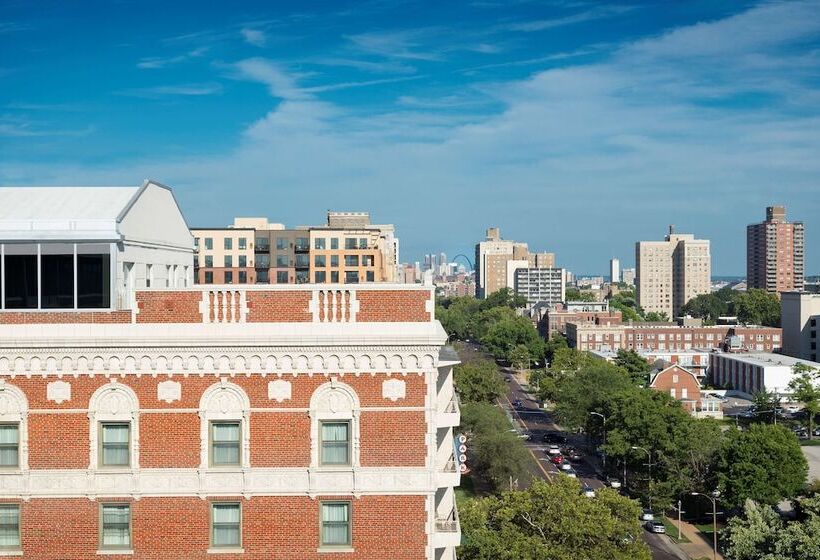 هتل The Royal Sonesta Chase Park Plaza St. Louis