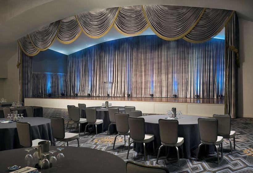 هتل The Royal Sonesta Chase Park Plaza St. Louis