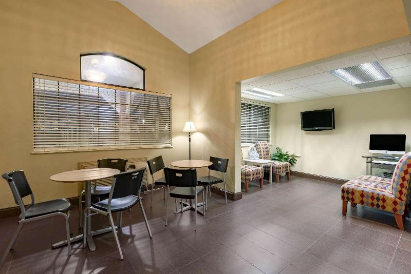 Microtel Inn & Suites By Wyndham Arlington/dallas Area