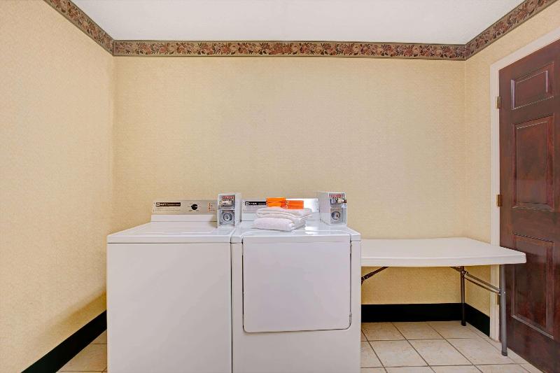 Microtel Inn & Suites By Wyndham Burlington