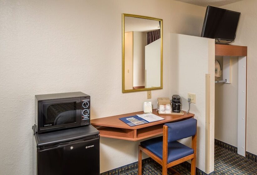 Microtel Inn & Suites By Wyndham Leesburg/mt Dora