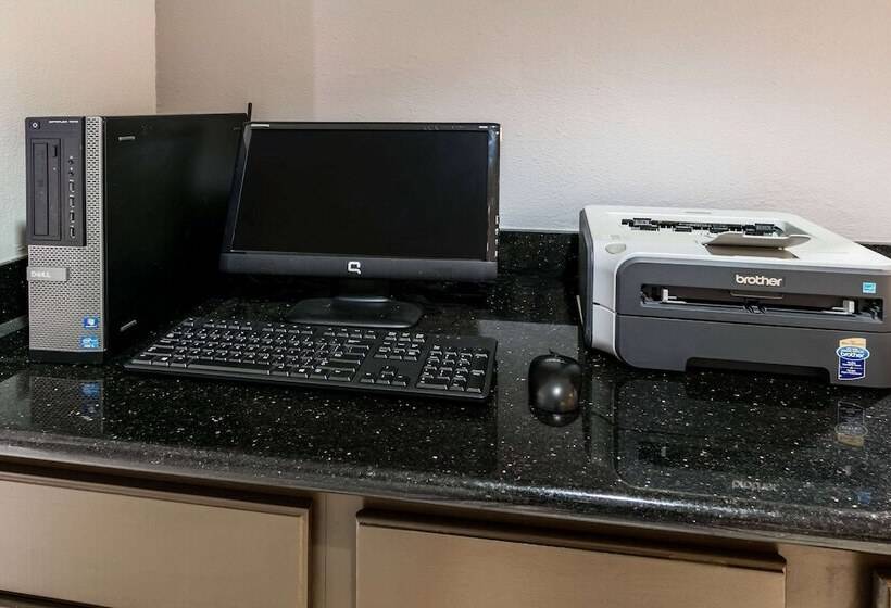 Microtel Inn And Suites Lafayette