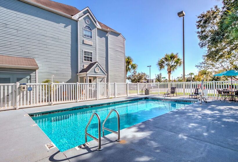 Microtel Inn And Suites   Zephyrhills